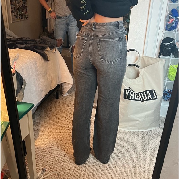 Black Ripped Highwaisted Jeans - Picture 3 of 7